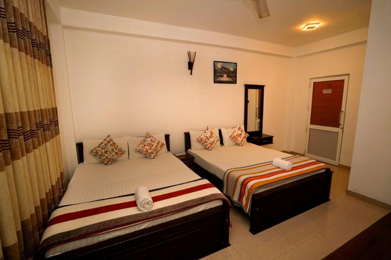 Airport 4 Season Transit Hotel Katunayaka Habitación foto
